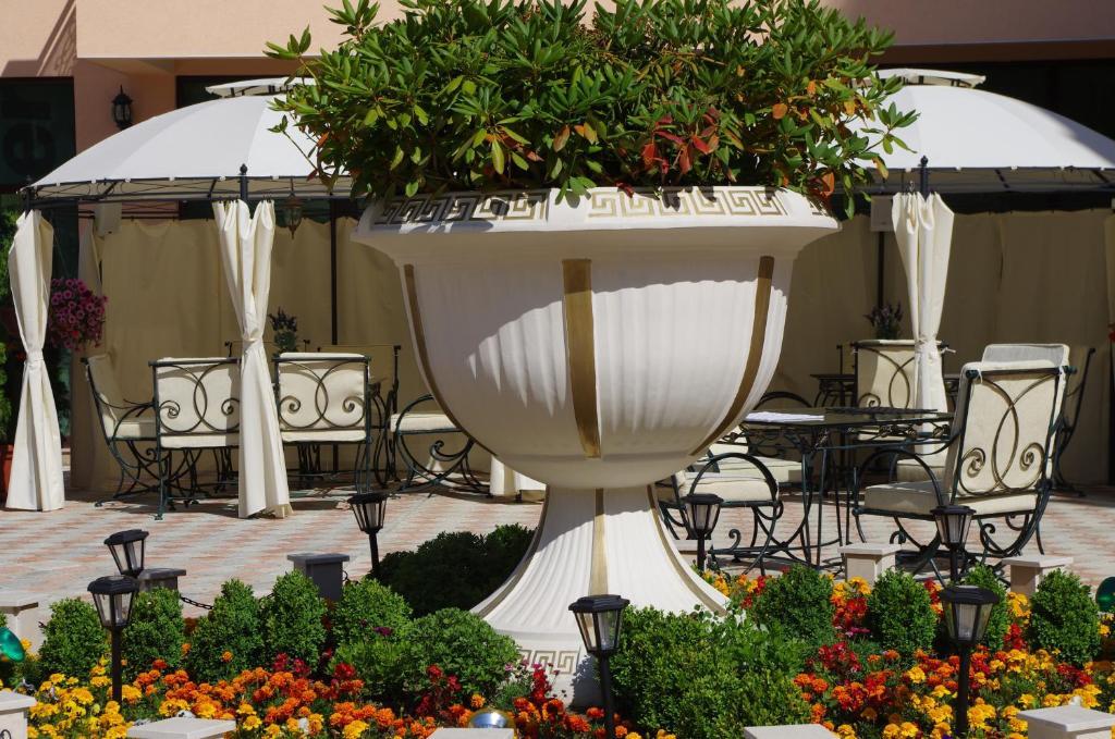 Anastasia Boutique Aparthotel Sofia Exterior photo