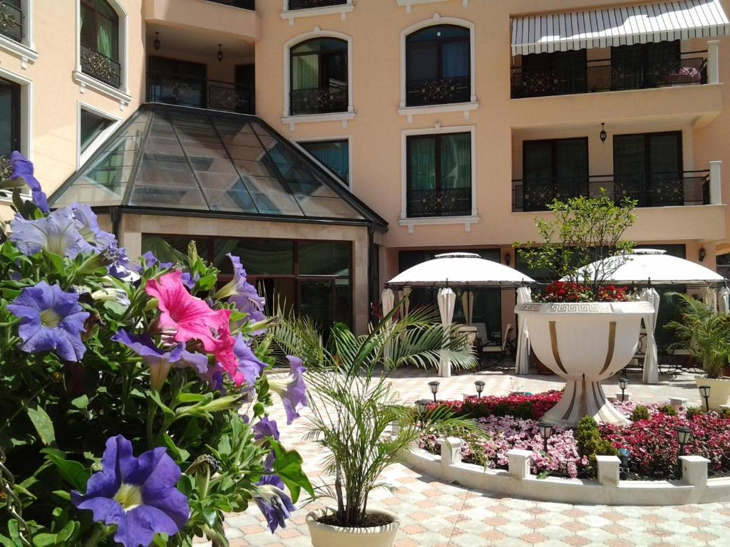 Anastasia Boutique Aparthotel Sofia Exterior photo